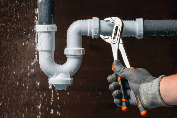 Professional Gas Line Repair technician working in La France, SC